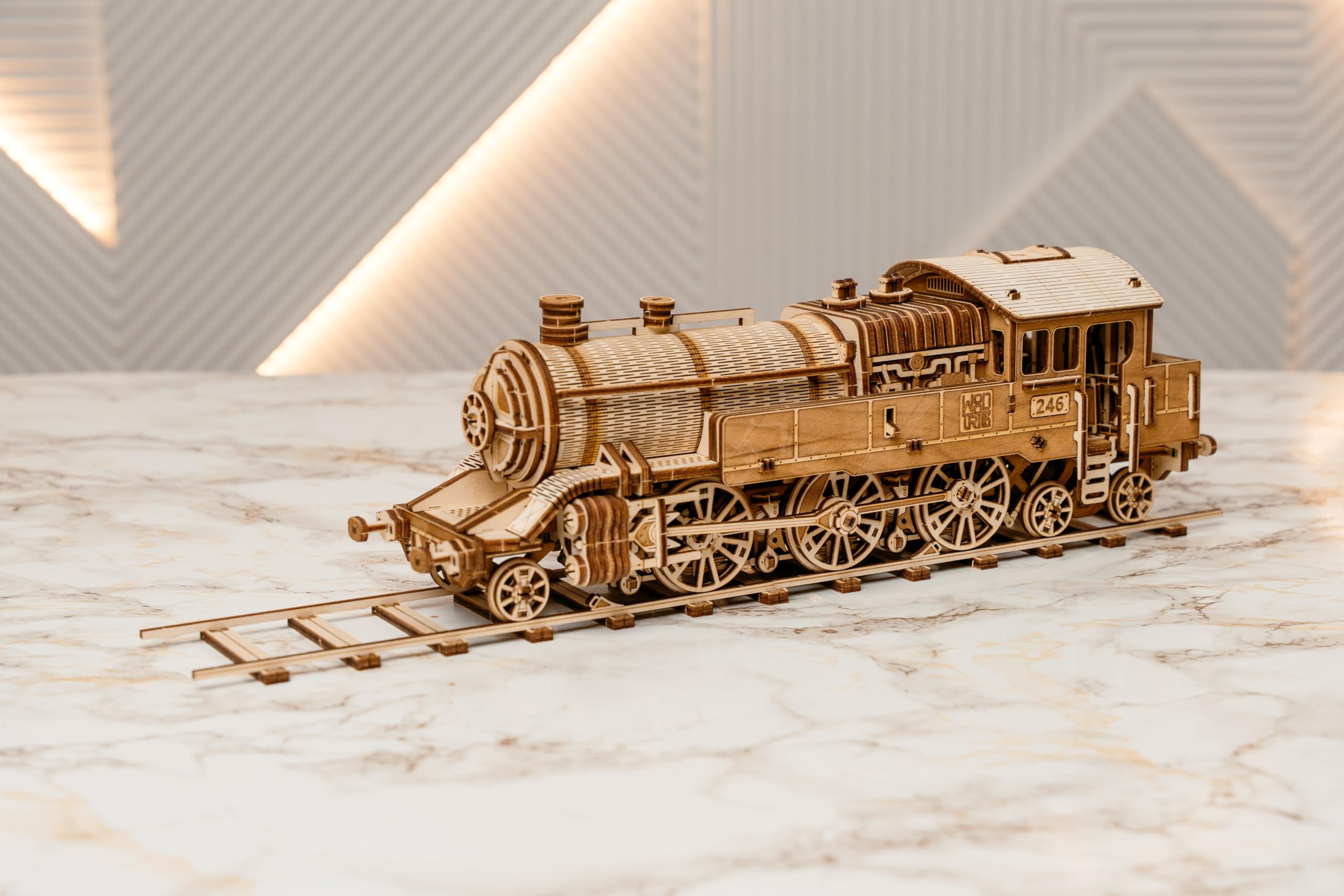 Wood Trick Grand Traveler 246 drewniany zestaw pociągów z koleją - przejażdżki do 6 m - zestaw modeli lokomotywy - drewniane puzzle 3D dla dorosłych do budowania - inżynieryjne modele DIY