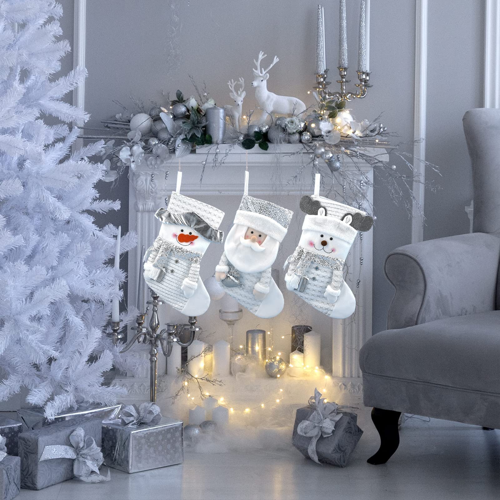 Weihnachtsstrumpf-Set mit 3 rutschfesten Haken, Weihnachtssocken, Geschenkbeutel, Süßigkeitenbeutel, großer Weihnachtsbaumschmuck, Rentier, Kamin zum Aufhängen (Silber & Weiß)