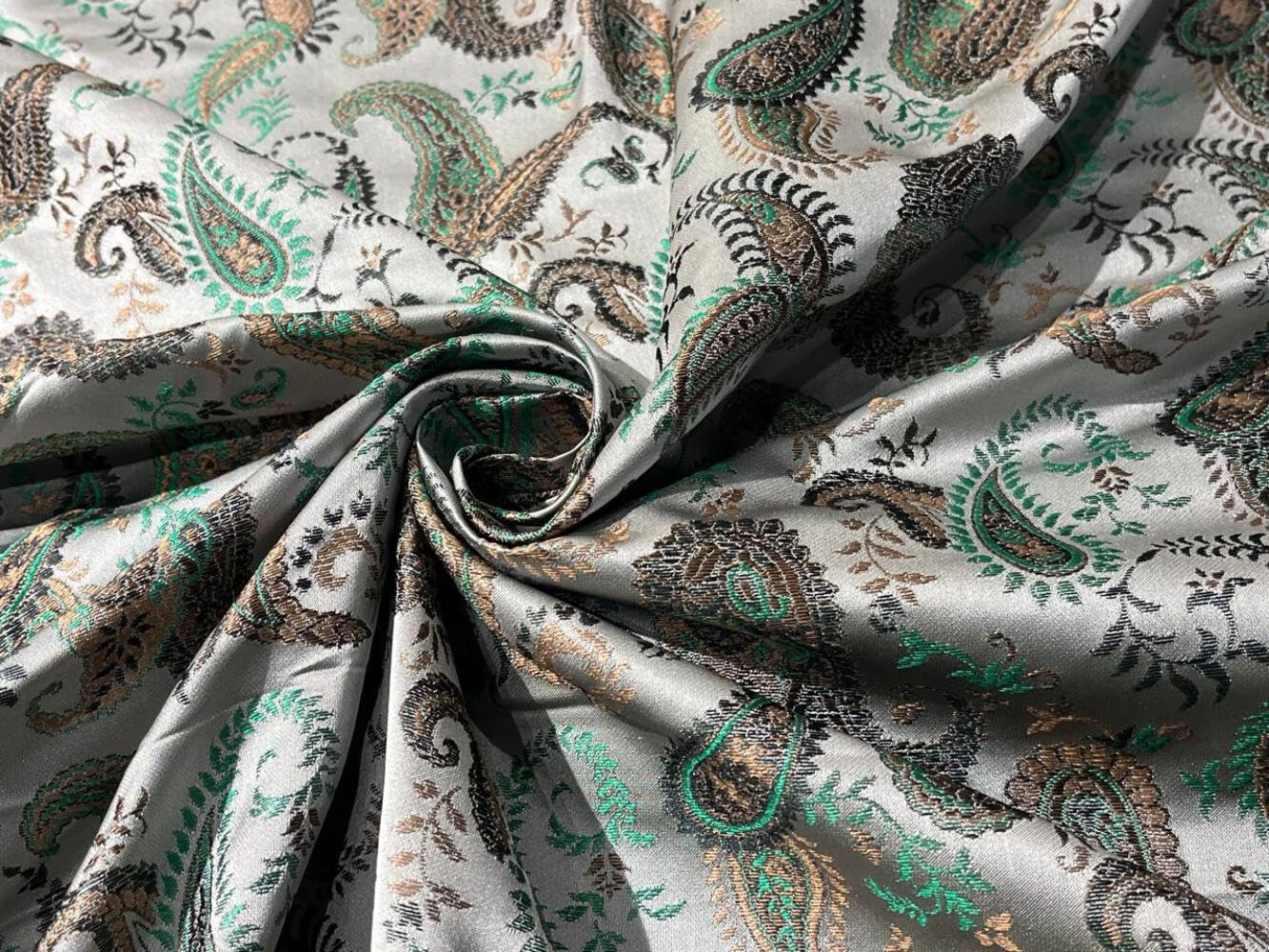 Taffetas jacquard 100 % soie structure parfaite sans plis - 8
