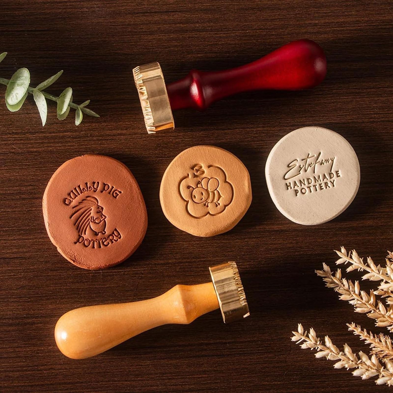 Personalisierter Keramikstempel mit Messingkopf-Tonsignatur for Töpferkekse und Seife Signaturstempel(2.5Inches)
