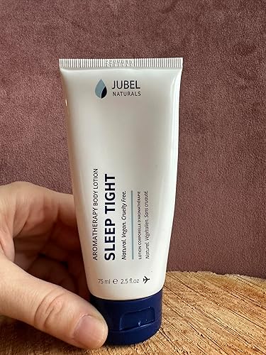 Miniatura 6 de Loción corporal Sleep Tight, crema para manos y cuerpo con aroma relajante de lavanda, jazmín, salvia clara, vainilla. Vegana, libre de crueldad,