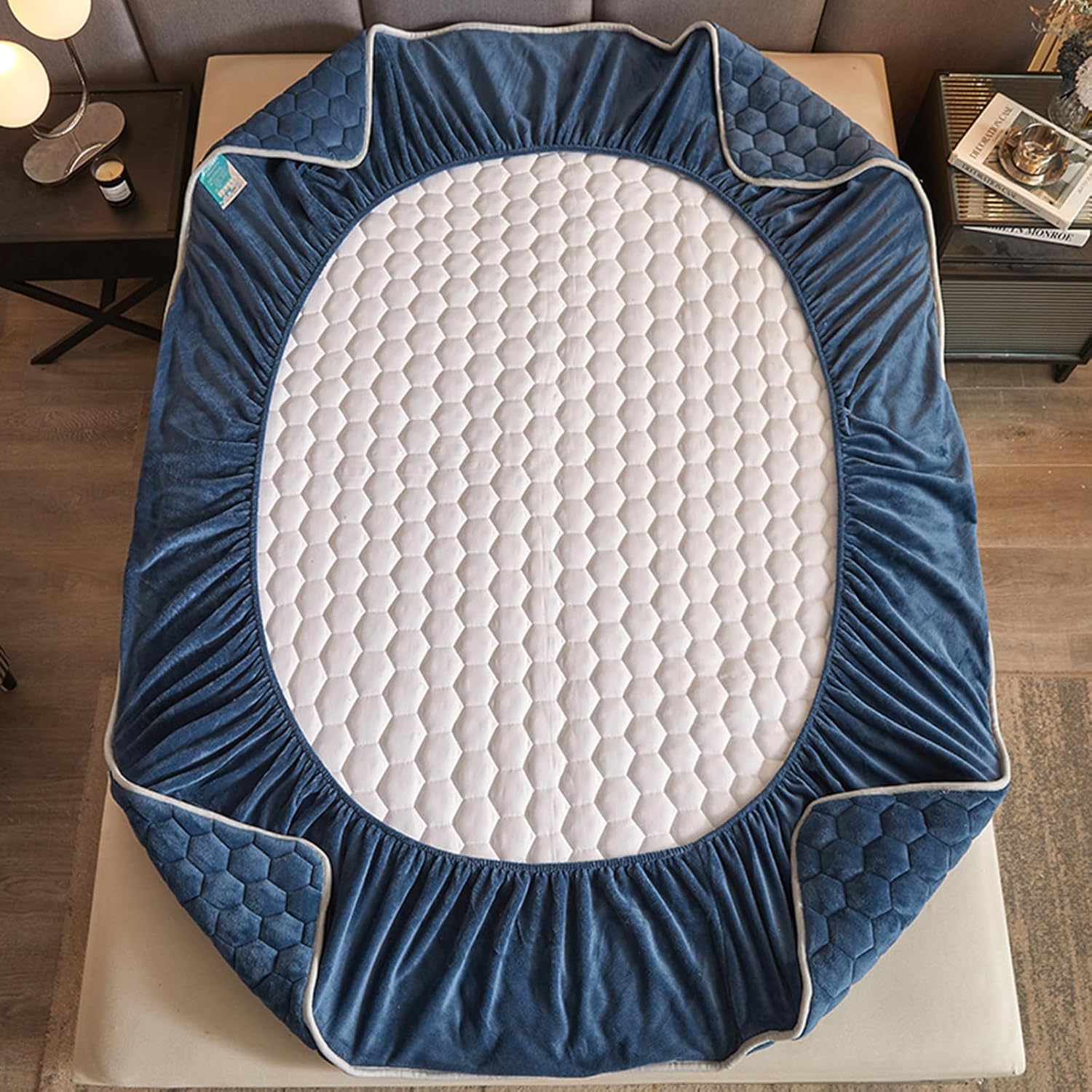 ZIQINPSQ Milk Velvet Fitted Sheet-Cozy Comfy Flannel Bed Sheets - Soft Velvet Fleece Fitted Sheets(No Pillows) with Deep Pocket- Suitable for Season. (Blue, Queen)