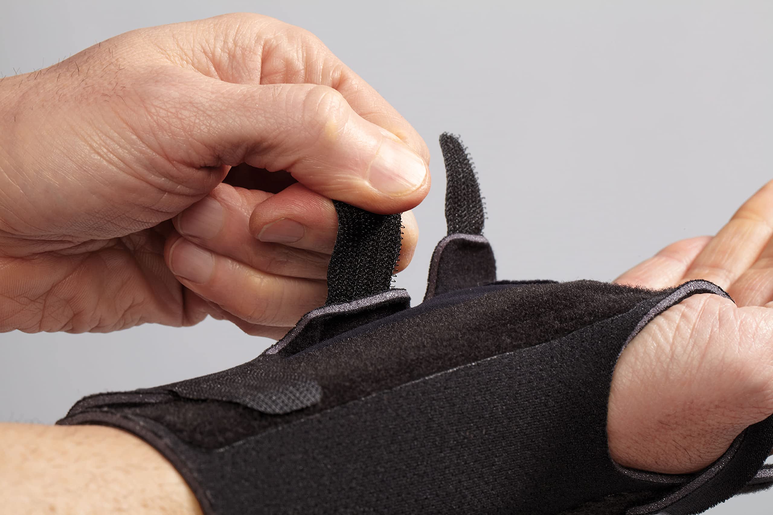 FUTURO Handgelenk-Schiene - Stabilisierung und Unterstützung bei schmerzenden, schwachen oder verletzten Handgelenken - verstellbar