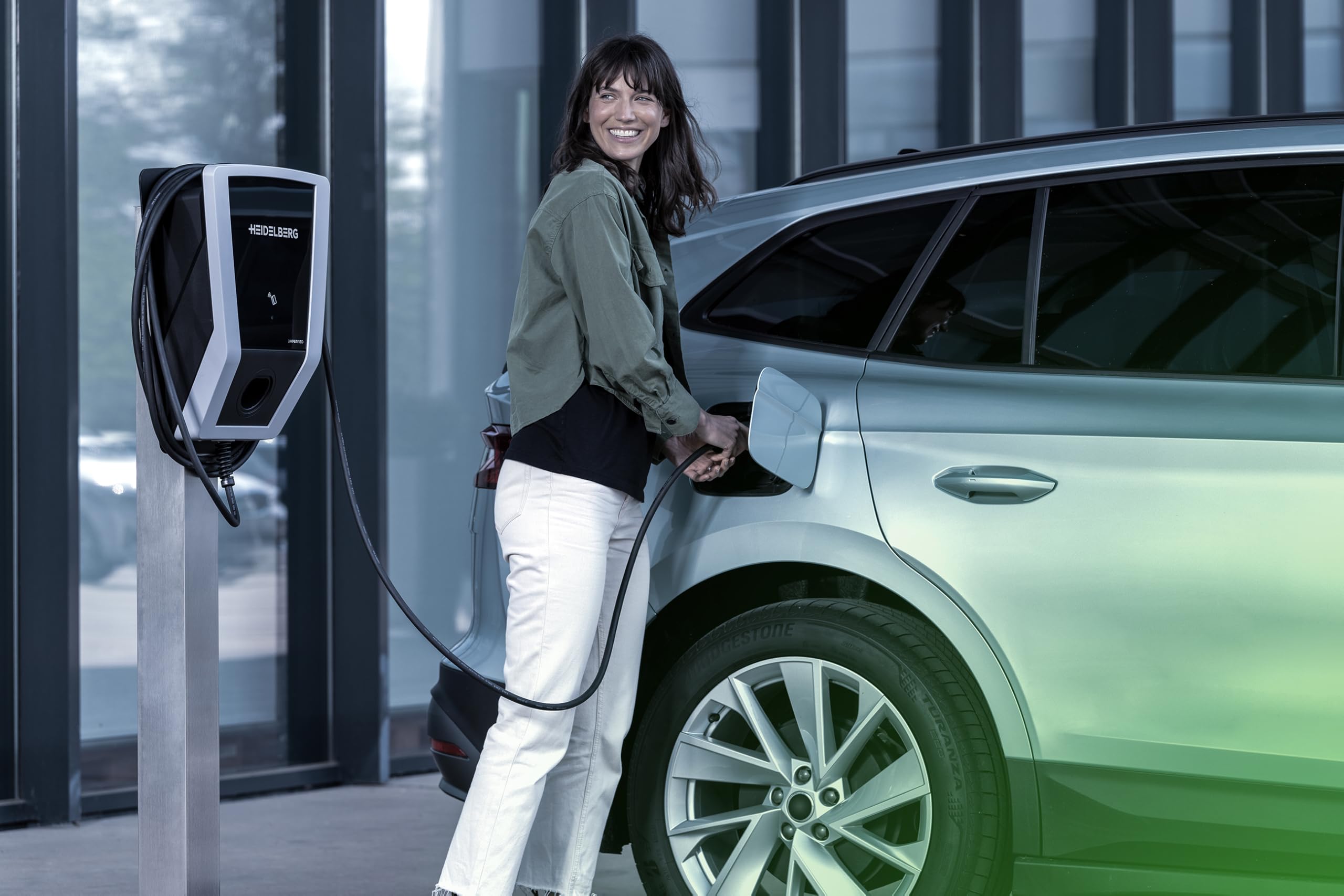 Kabel do ładowania Mode 3 – typ 2 – kabel połączeniowy pomiędzy pojazdami elektrycznymi lub hybrydowymi a stacją ładującą E ze złączem typu 2