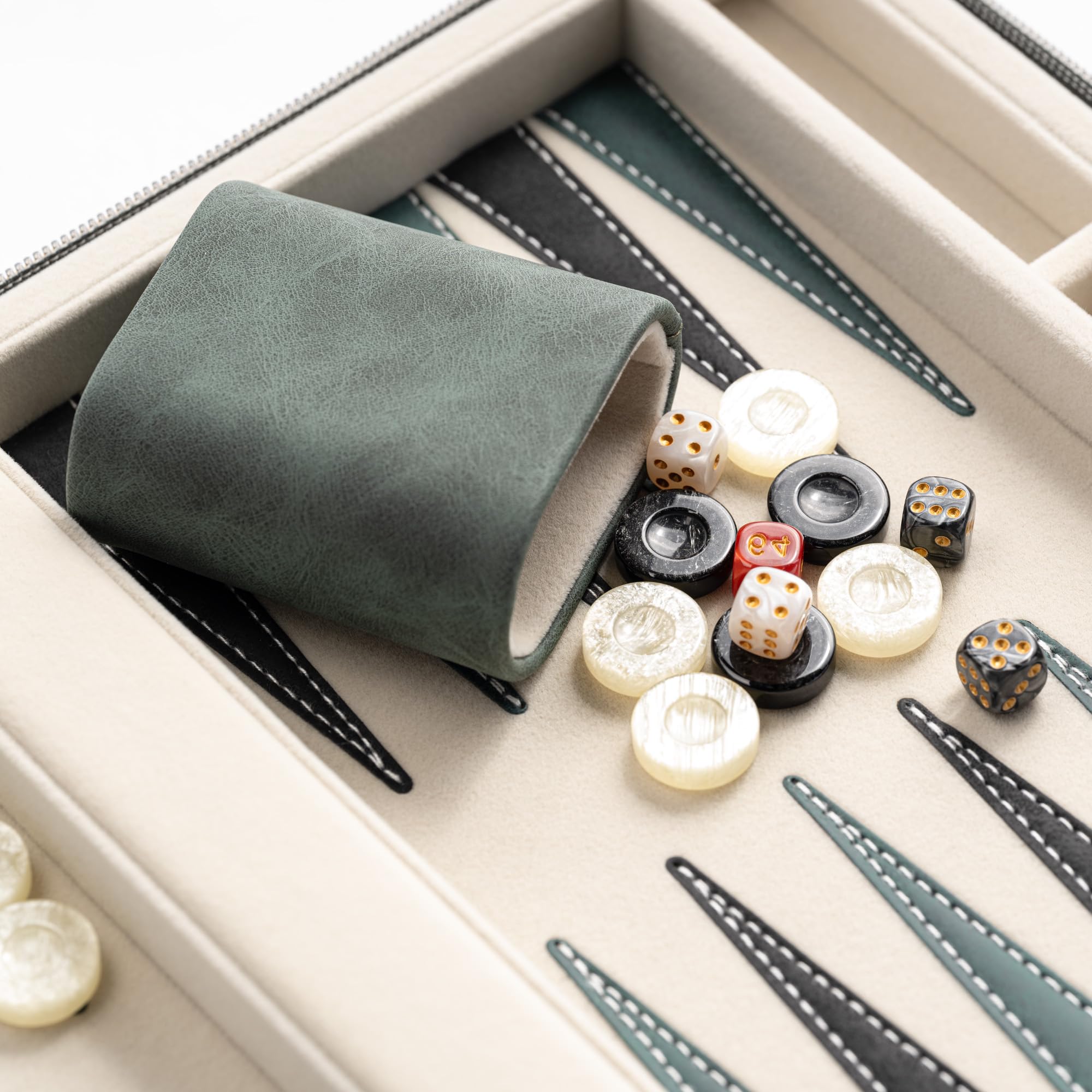 Juegos de Backgammon de 9.4 Pulgadas para Adultos, Juego de Mesa clásico con Funda Plegable de Cuero para Backgammon, Juego de Backgammon de Viaje portátil, Incluye 30 Damas de Cuerno (Green)