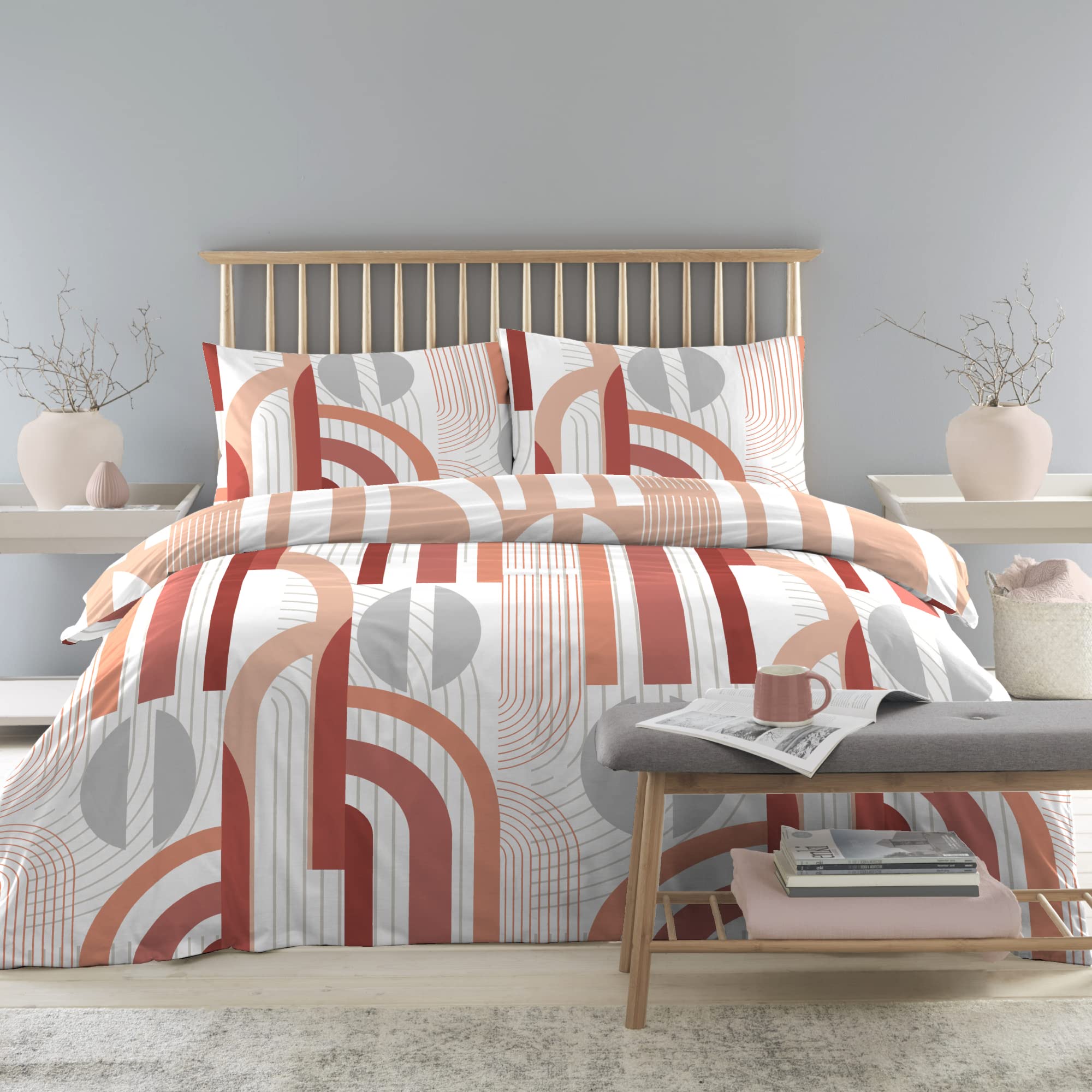 Drift Forward - Deko - 52% Recycled Polyester 48% BCI Cotton Duvet Cover Set - Super-King Bed Size in Coral