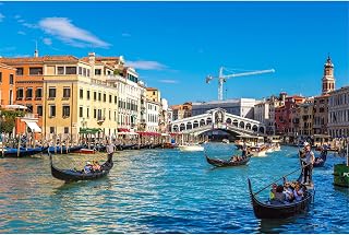 Rialto Bridge Backdrop Venice Italy Gondola Near to Famous Rialto Bridge Photography Background Italian Theme Party Backdrop for Children Adult Travel Vacation Honeymoon Birthday Photo Props 9x6ft
