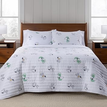 Berkshire Peanuts Microfiber Quilt Set, Officially Licensed Snoopy & Woodstock, Ultra Soft Lightweight Coverlet with 1 Sham, All-Season Bedding for BedroomTwin/TwinXL, Snoopys Cuddly Dreams White