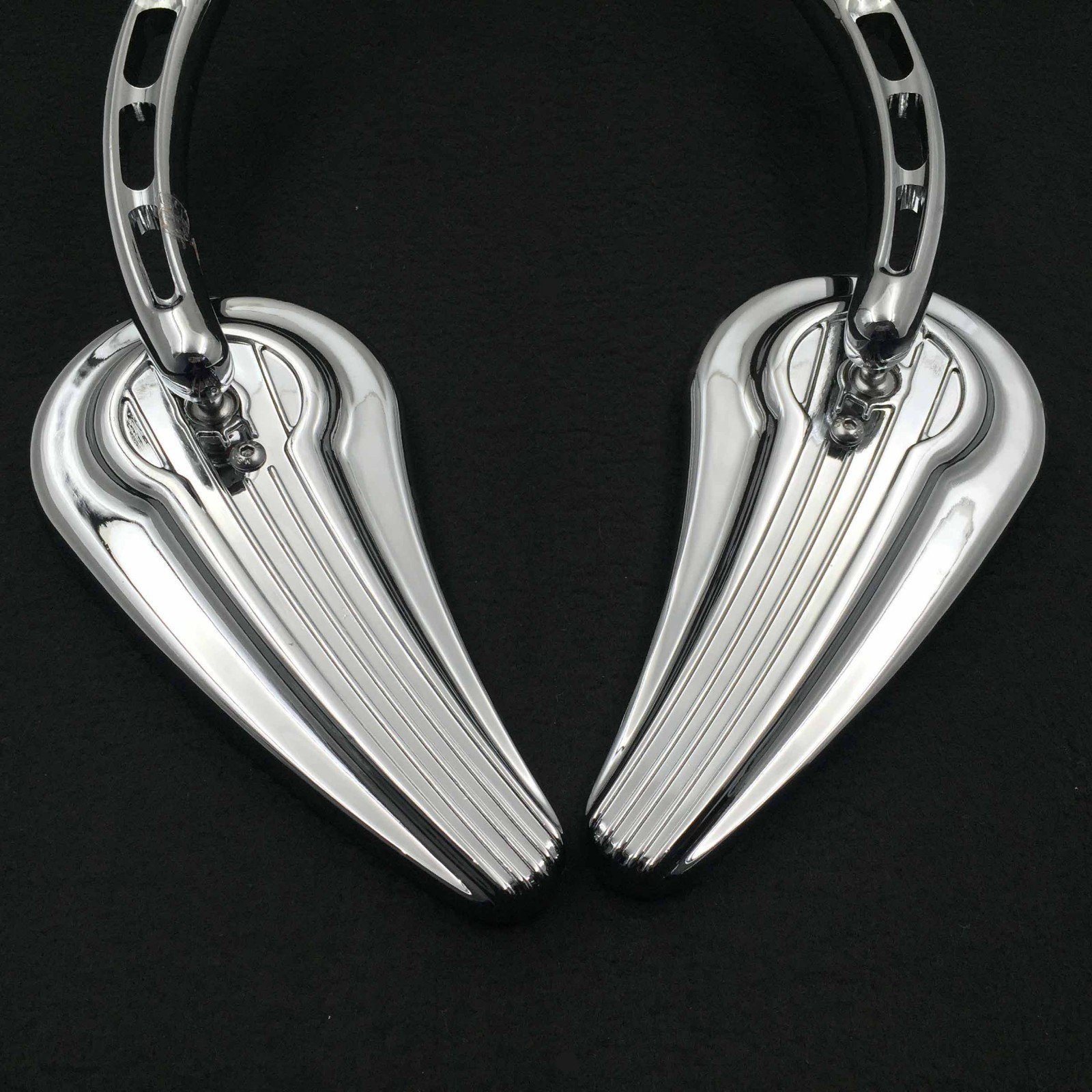 Specchietti laterali Chrome Raindrop Compatibile con Harley Davidson nel 1982 successivi tutti i modelli (ad eccezione di VRSCF, FLHTKSE, FLHRSE, FLHRSE6, FLHR e FLHR e XL1200X montati sotto il
