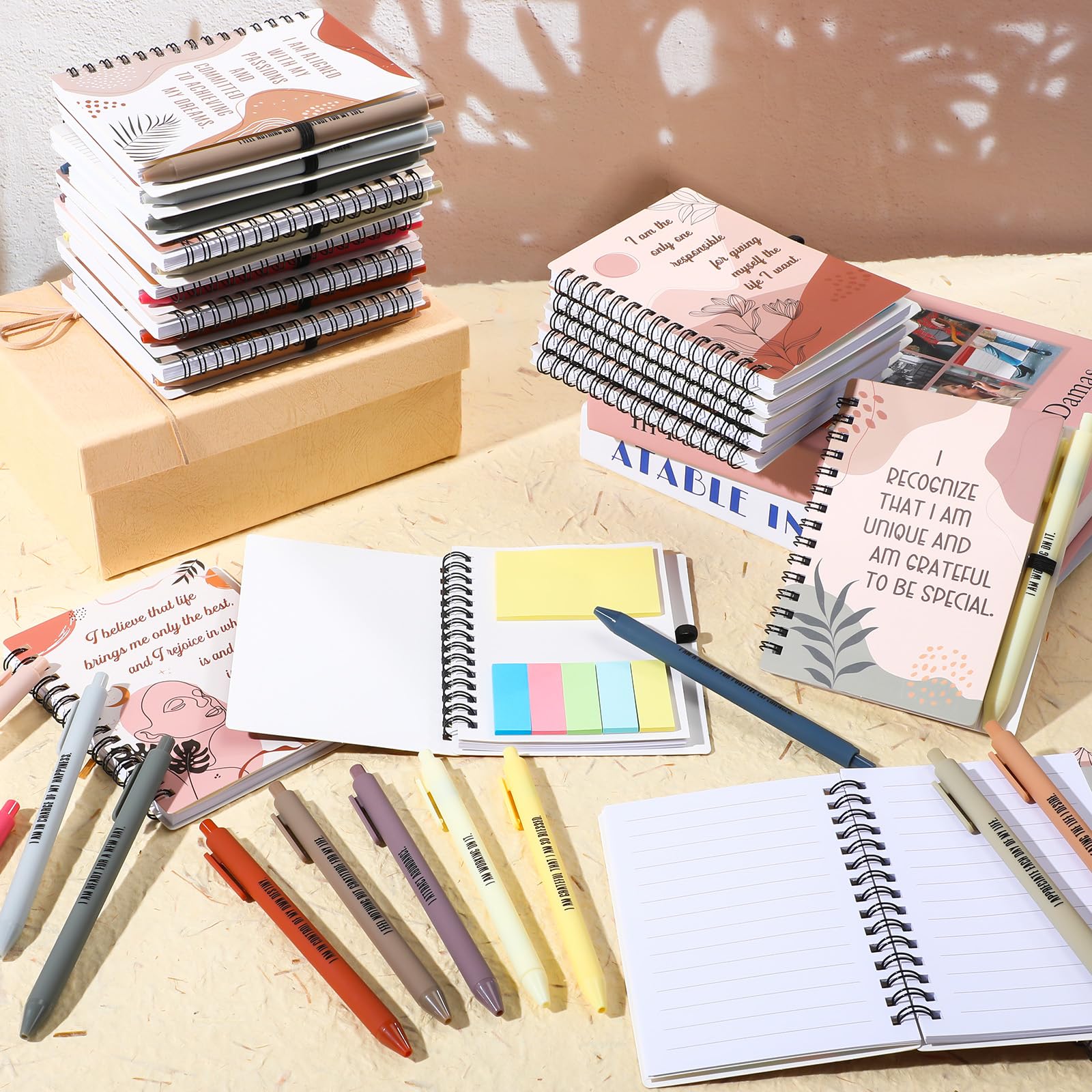 Kosiz Lot de 48 carnets à spirale d'affirmation positive avec stylos - Cadeau de remerciement des employés - Petit journal de motivation pour collègue, personnel, enseignant, infirmière, femme