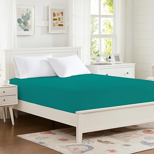Hotella 100% Microfiber Full Size Fitted Sheet Only, 54"x75" Hotel Quality Deep Pocket Bottom Sheet, Up to 14" Matress Protector, Machine Washable and Non-Fade, Snug Fit Stay in Place, Green