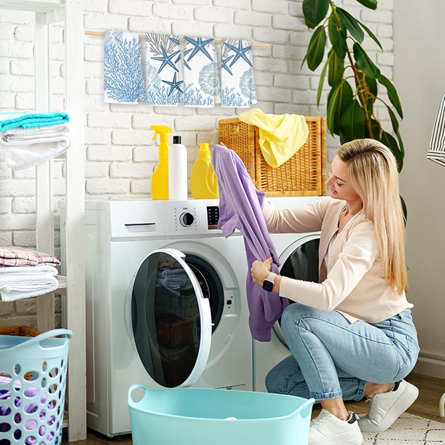 JINYO Beach Kitchen Towels Set of 4, Blue Seashell Coral Starfish Coastal Beach Ocean Hand Towels for Bathroom Kitchen Decor, Summer Nautical Decorative Dish Tea Towels