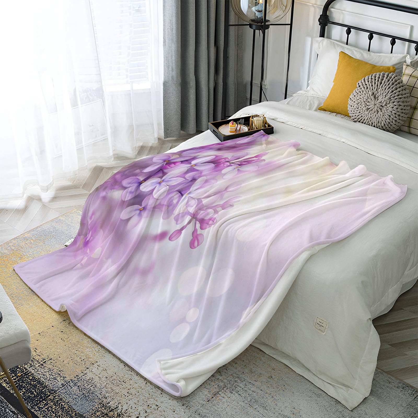 Couverture polaire lit motif aquarelle lilas pour instaurer une ambiance zen et réconfortante