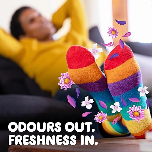 Miniatura 3 de Gain Detergente líquido para lavado de ropa, aroma Moonlight Breeze, dos botellas de 65 onzas líquidas, 45 botellas de carga, frescura duradera +