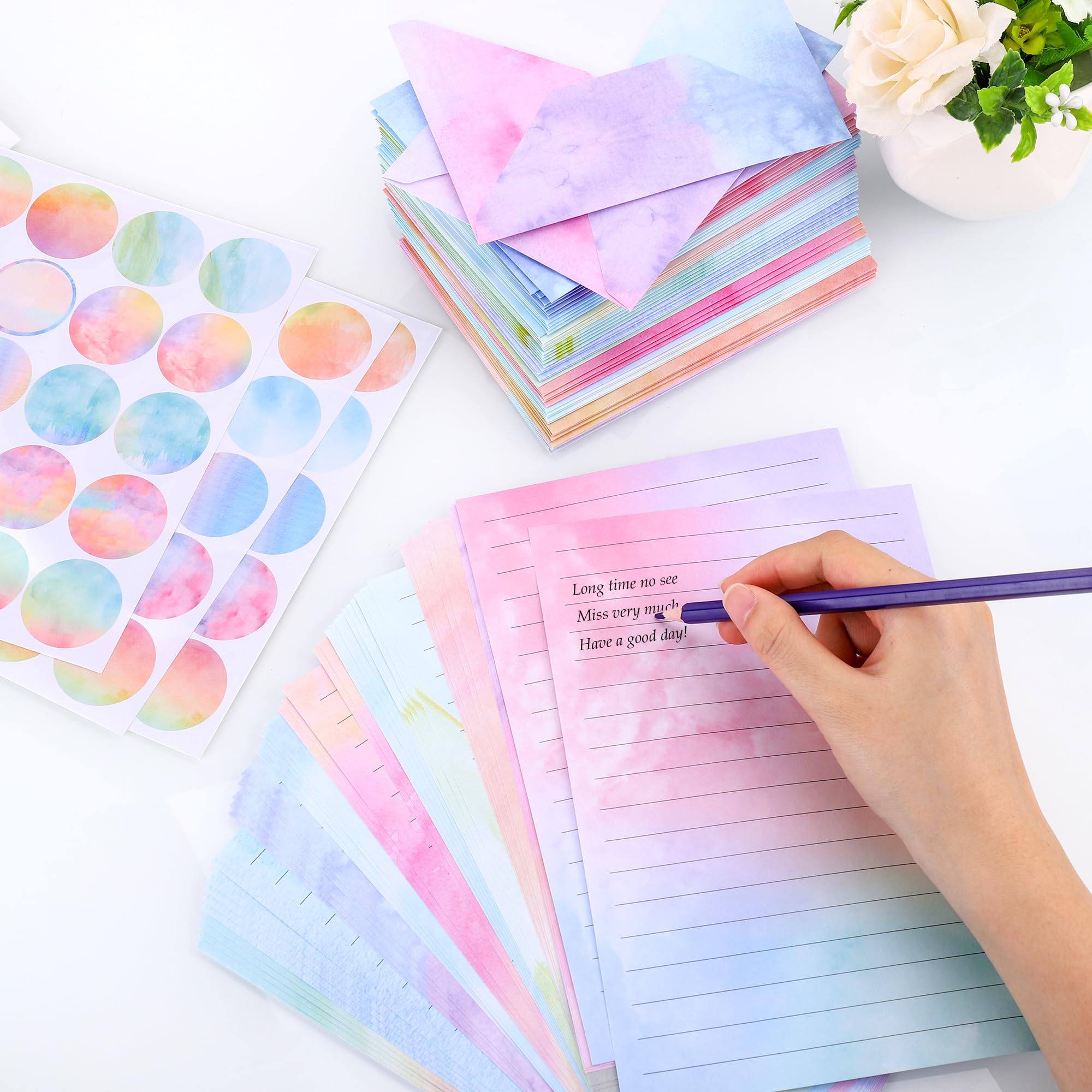 JIANTA Zestaw 160 kopert z papieru listowego z 50 arkuszami papieru listowego w linie i 50 kopertami + 60 naklejek na litery, 10 kolorów akwarelowych (zestaw papieru listowego
