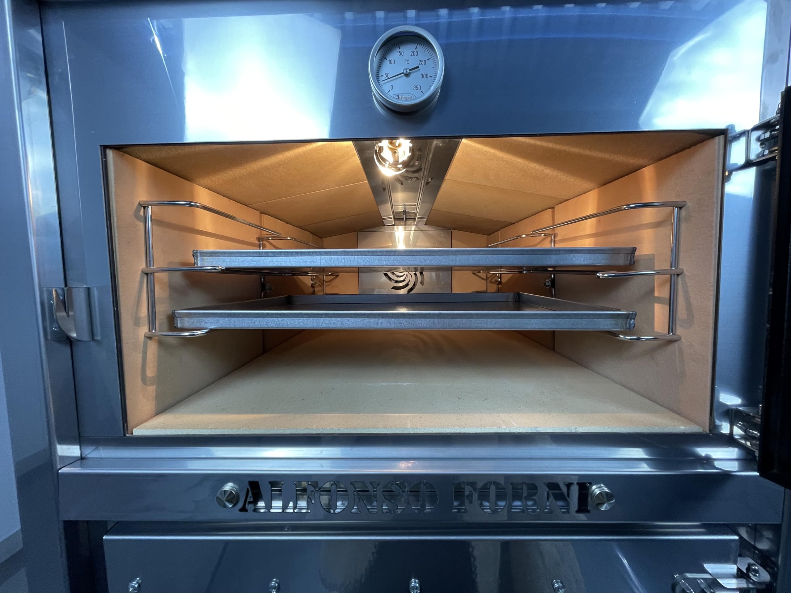 Forno a Legna Fuoco Indiretto Portatile In Acciaio Da Esterno Ventilato In Mattoni Refrattari 3 Piani Cottura Pizza Pane Pollo Kebab Pesce Luxor V2