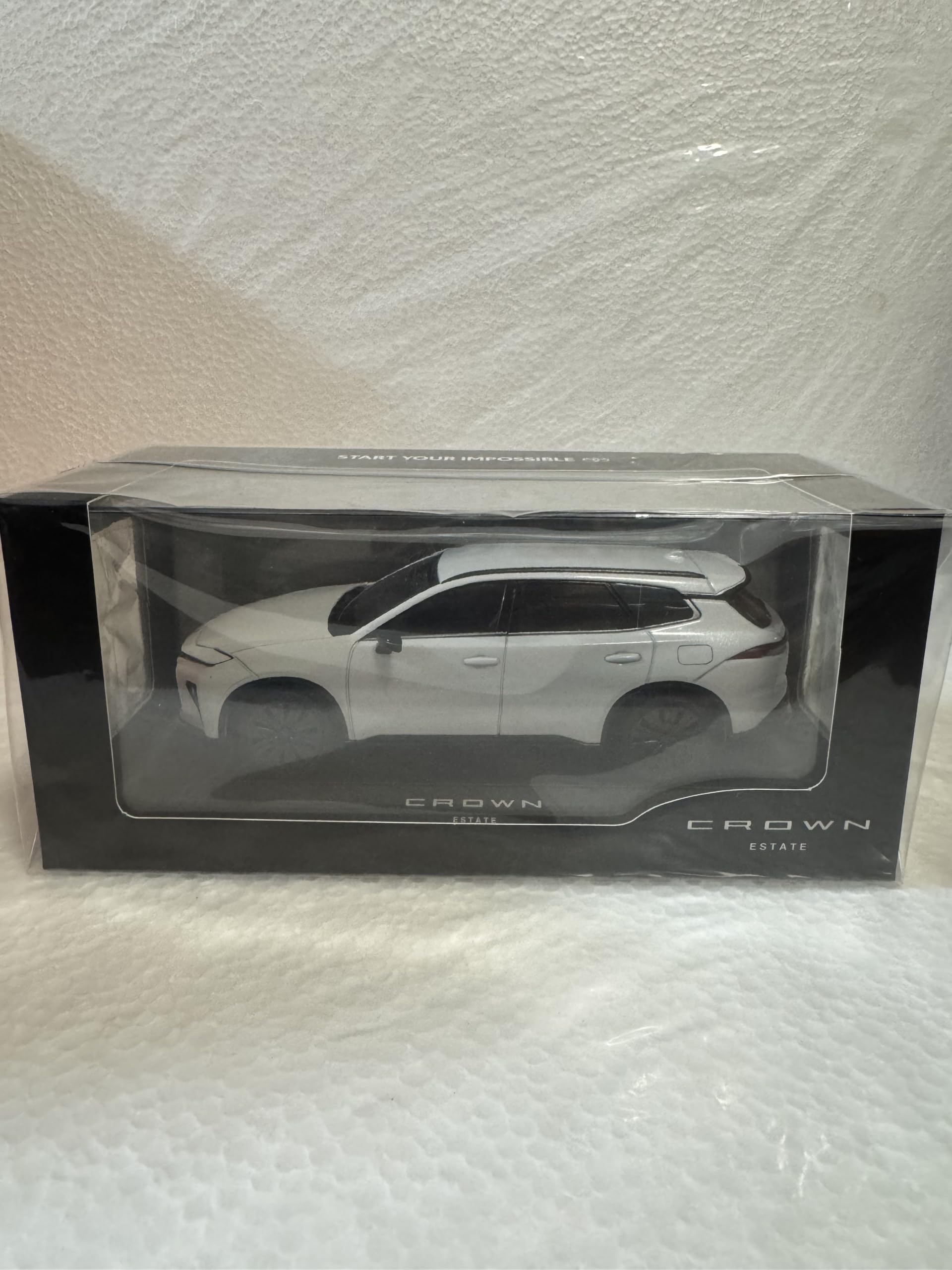 ☆ 1/30 非売品【未開封】トヨタクラウンエステート (新型) カラーサンプル Amazon.co.jp: 1/30 トヨタ 新型クラウンエステート PHVE カラー