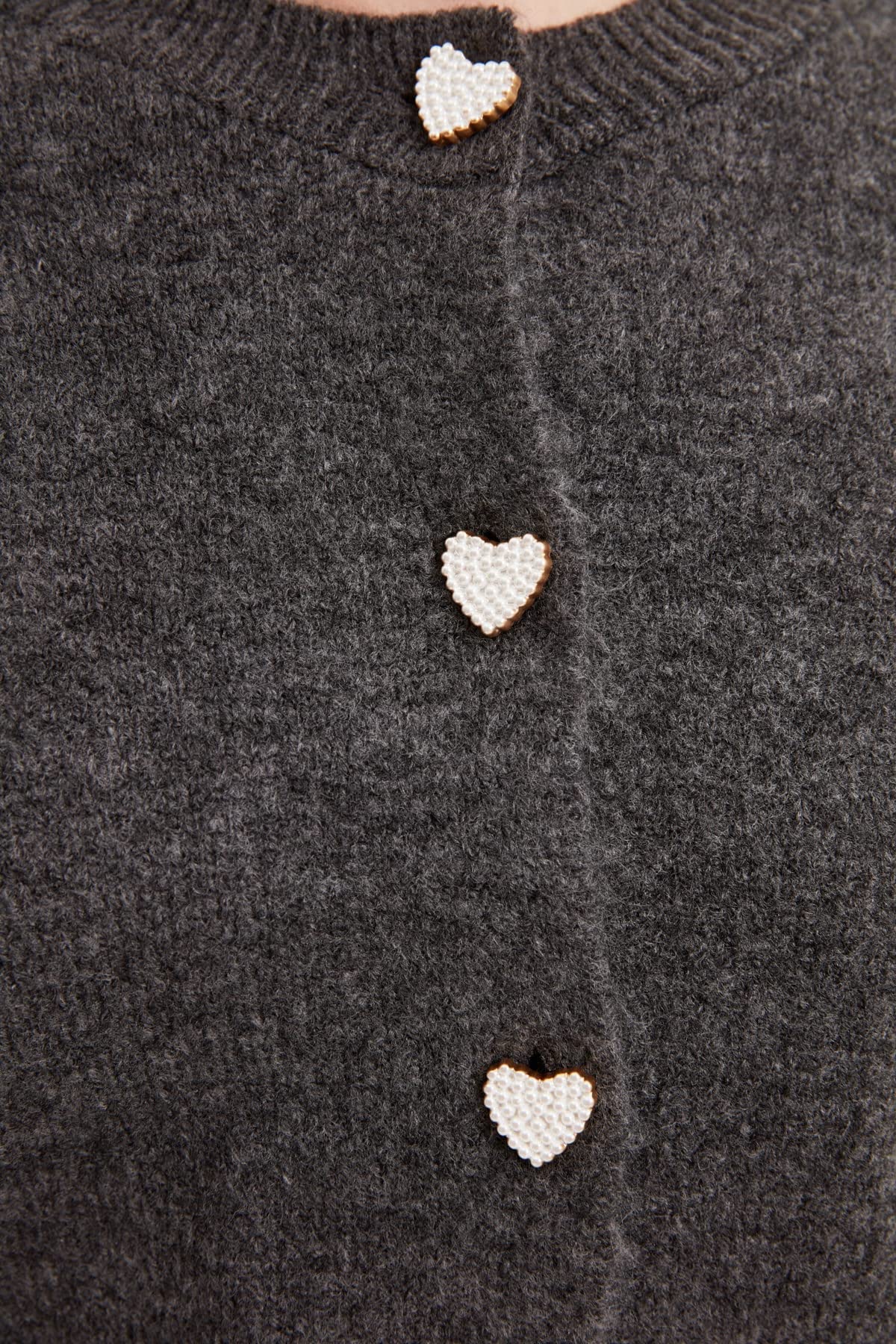 Trendyol Cardigan en Tricot avec Boutons en Forme de Cœur - Anthracite Cardigan Femme (Lot de 1)