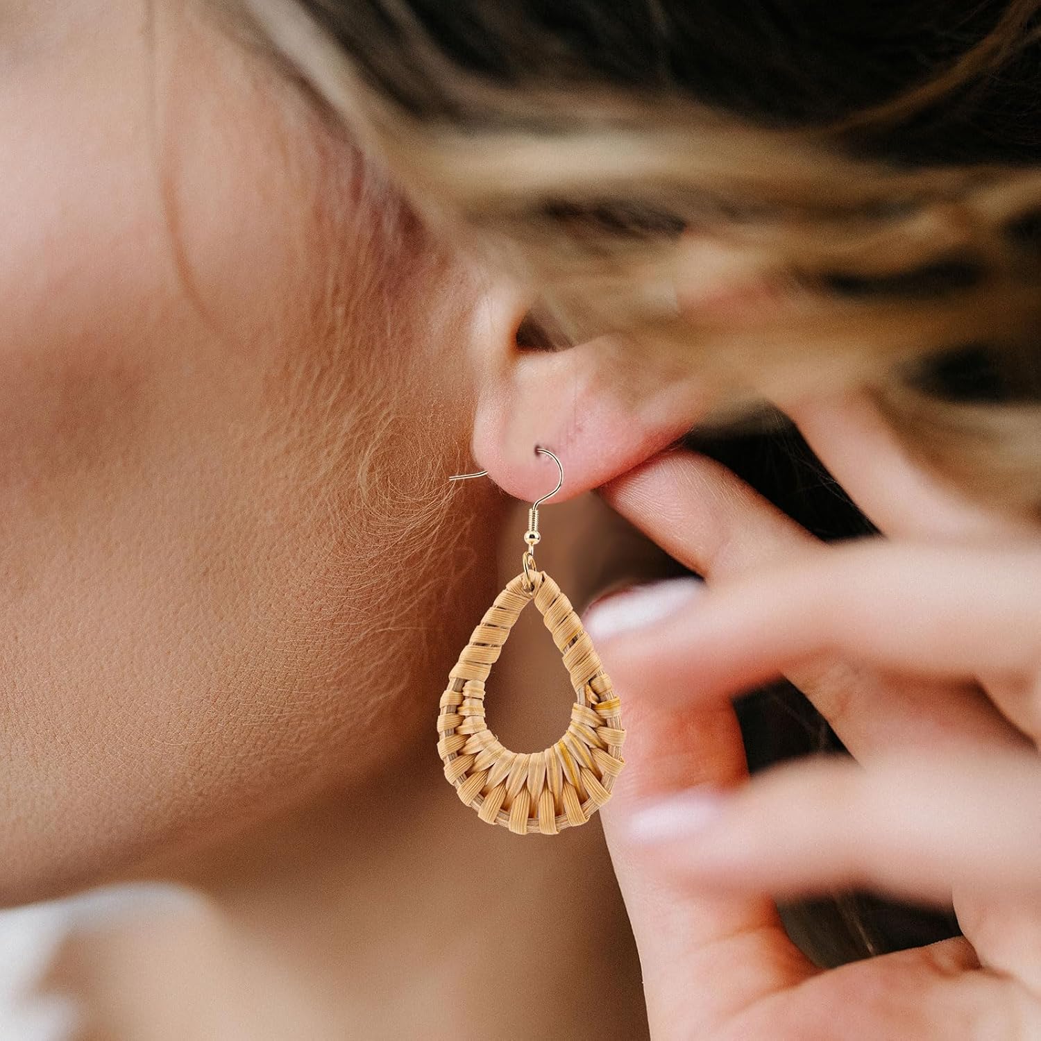 Bohemian Handwoven Rattan Hoop Earrings for Women, Lightweight Summer Beach Boho Jewelry Stylish Geometric Dangle Drop Earrings - Image 5