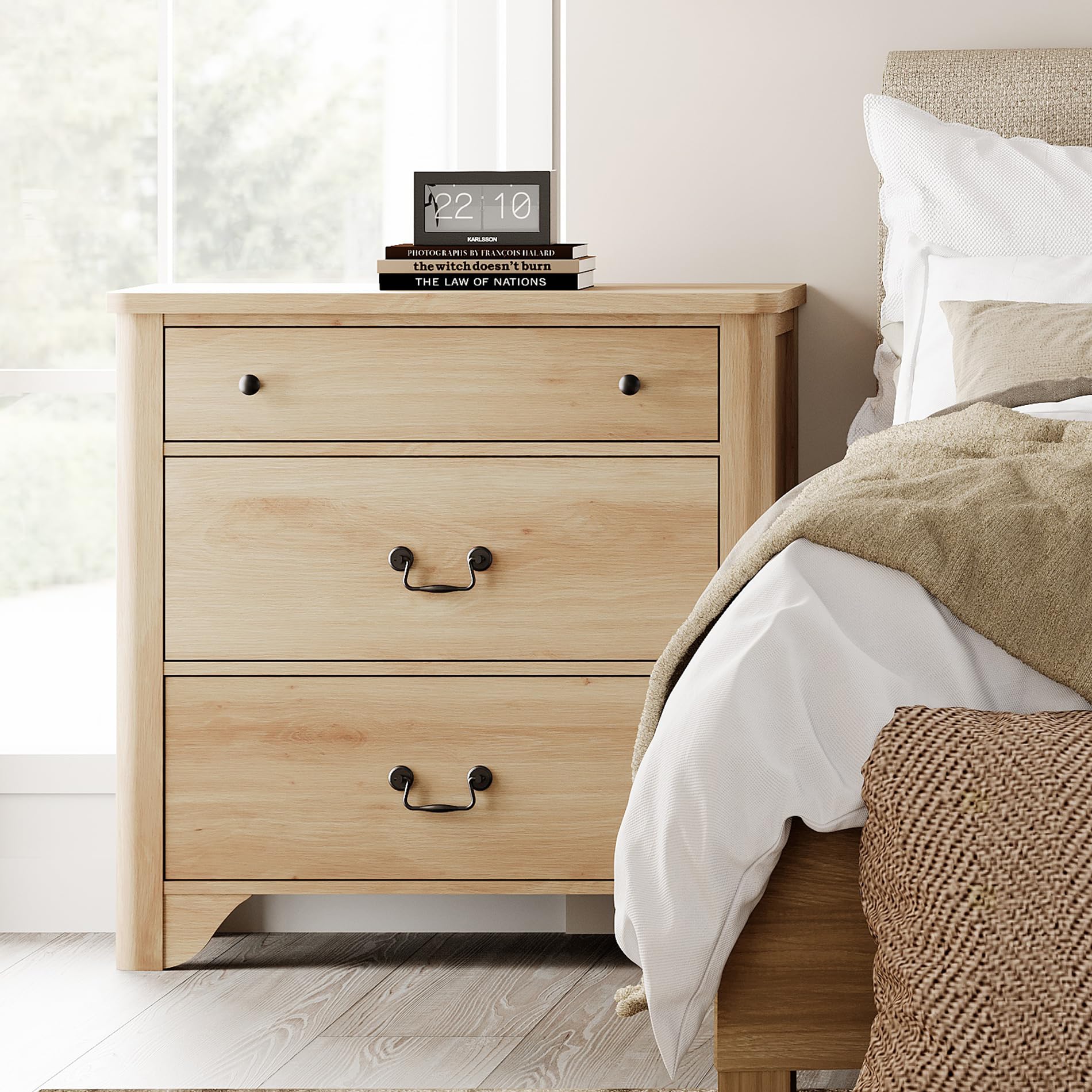 WAMPAT Farmhouse Nightstand with 3 Drawers,Oak Night Stand Bedside Table with Wide Chest of Drawers,Wooden Nightstand End Table with Solid Wood Feet for Bedroom, Living Room