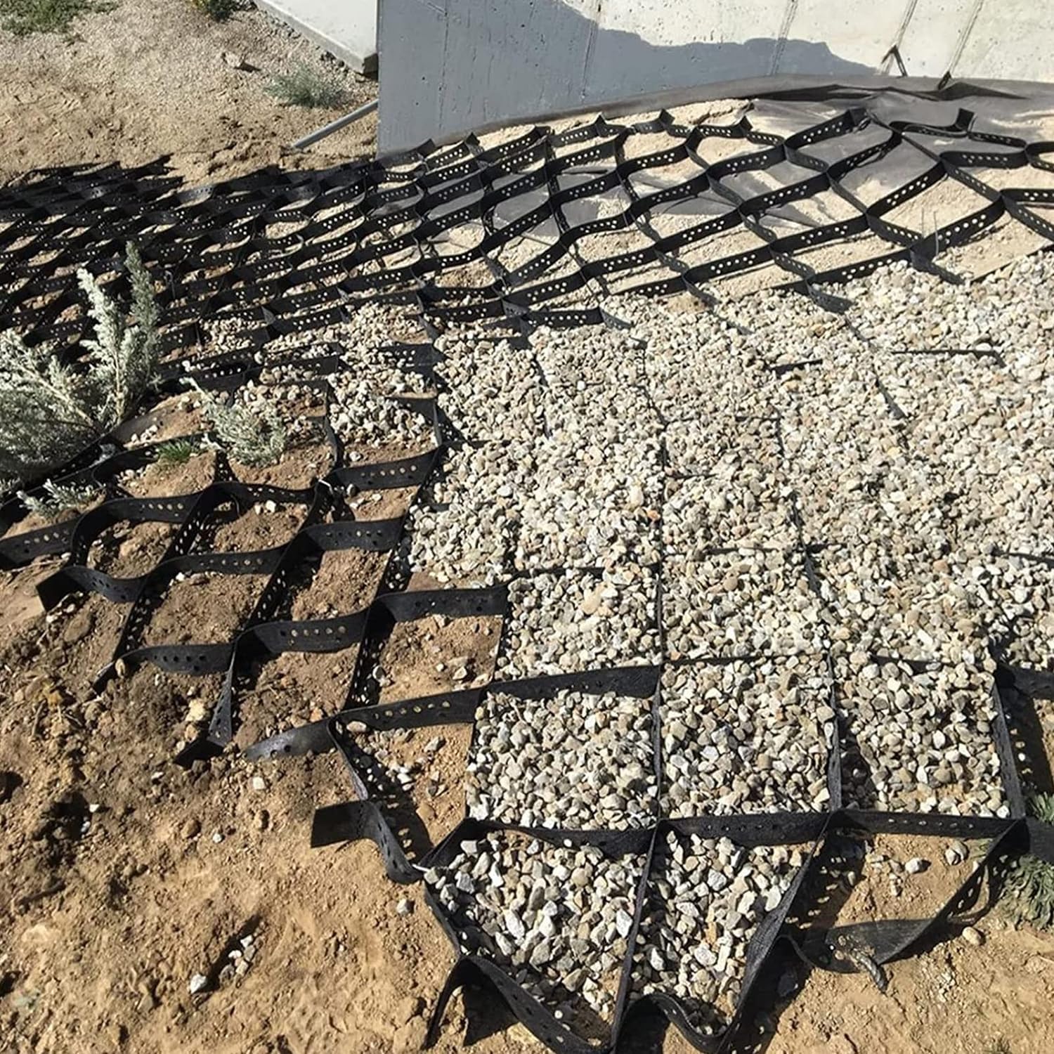 Stabilisateur de gravier pour une terrasse propre et une allée de garage sans ornières