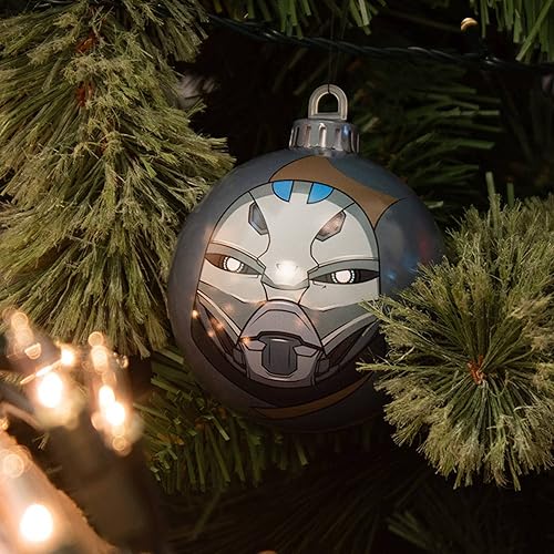 Vista 10 de Numskull Bauble Heads - Adorno oficial de Street Fighter Ryu para árbol de Navidad, decoración colgante de bola de Navidad de metal beige