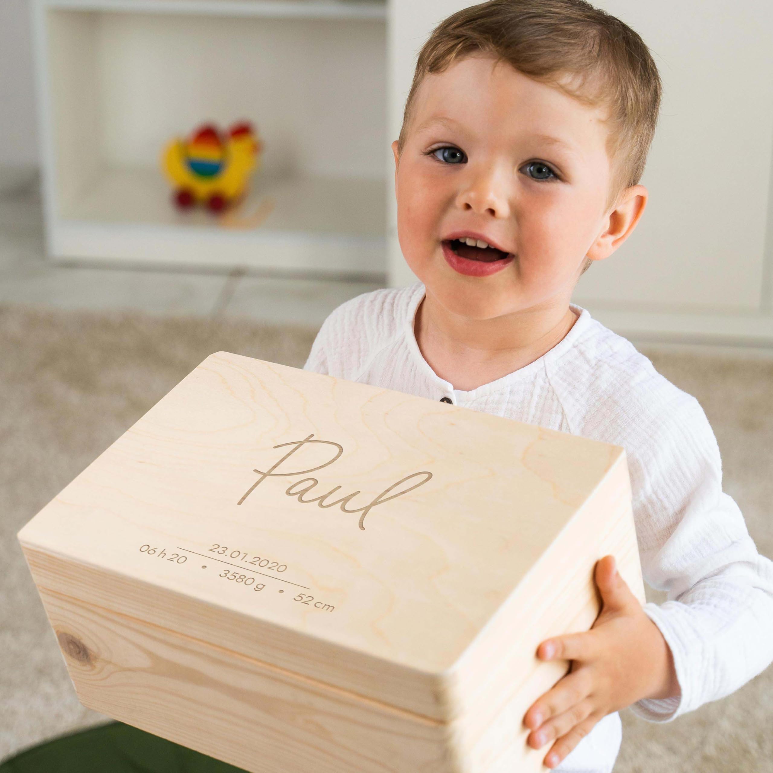 LAUBLUST Boîte à souvenirs bébé personnalisée - Cadeau de naissance avec prénom | Sarre, tailles S, M, L, XL - Boîte à souvenirs pour filles & garçons | Boîte en bois naturel ou blanc, FSC®
