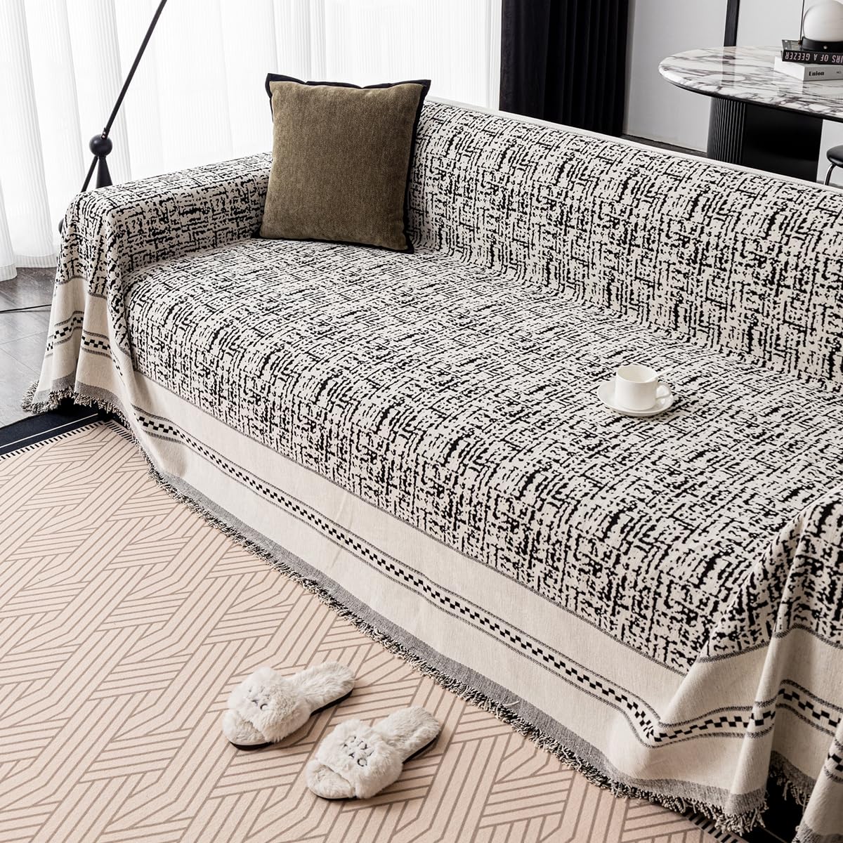 Housse de canapé en chenille pour salon chaleureux et design moderne