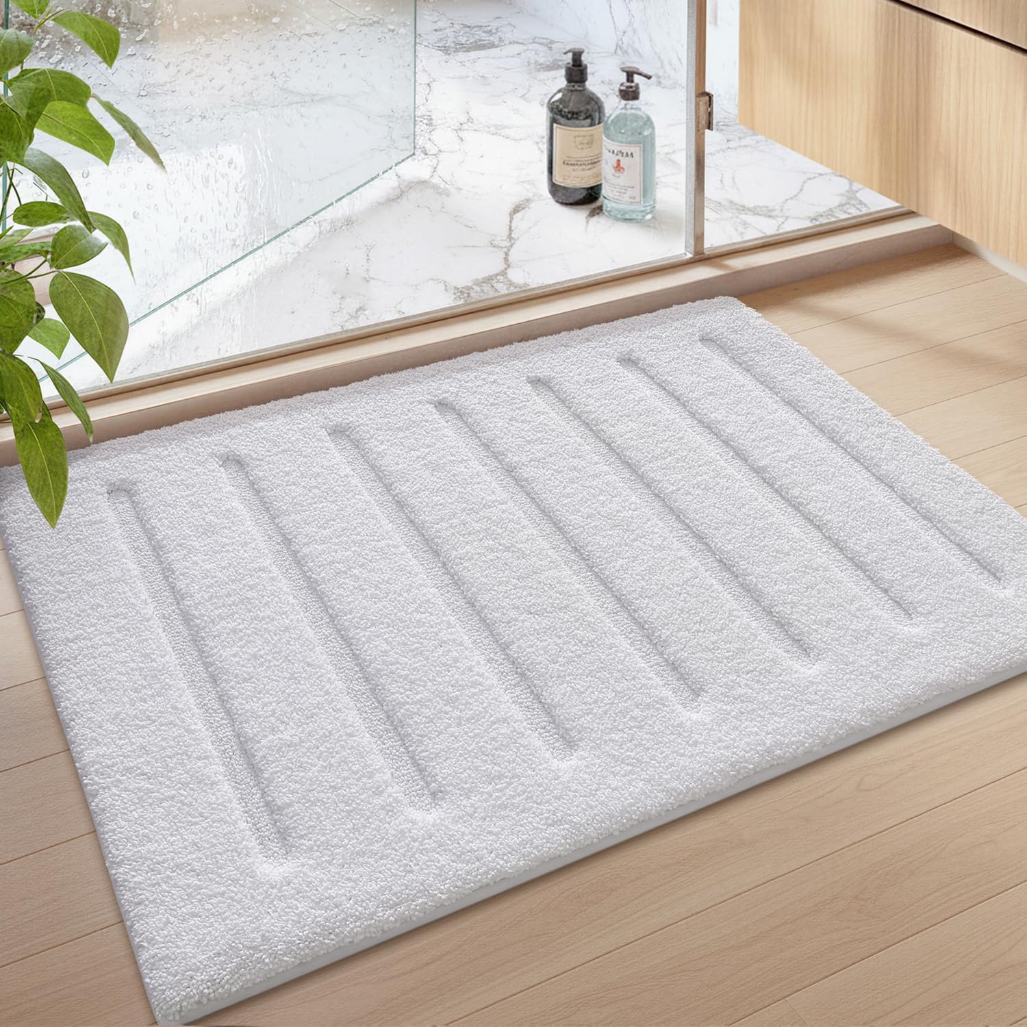 Color&Geometry Bathroom Rugs Non Slip Washable, 17″x30″ Standard Sized White Bath Mat Super Absorbent, Soft Shower Mat Outside Shower Bathroom Floor Mat