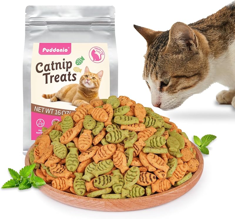 Petisco crocante para gatos com catnip, sabores frango e salmão, formato de peixe Puddonio, 454 g