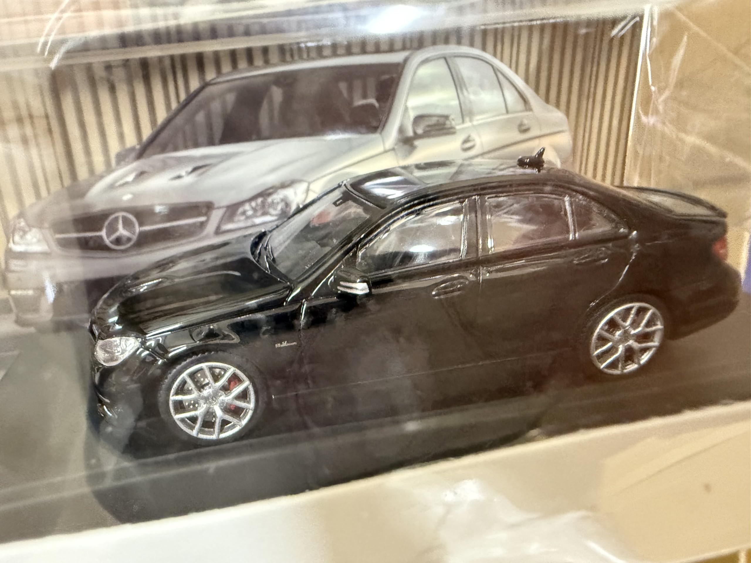 メルセデス ベンツ C63 & E63 1/64 ミニカー 黒 2台 メルセデス ベンツ C63 & E63 1/64 ミニカー 黒 2台 - メルカリ