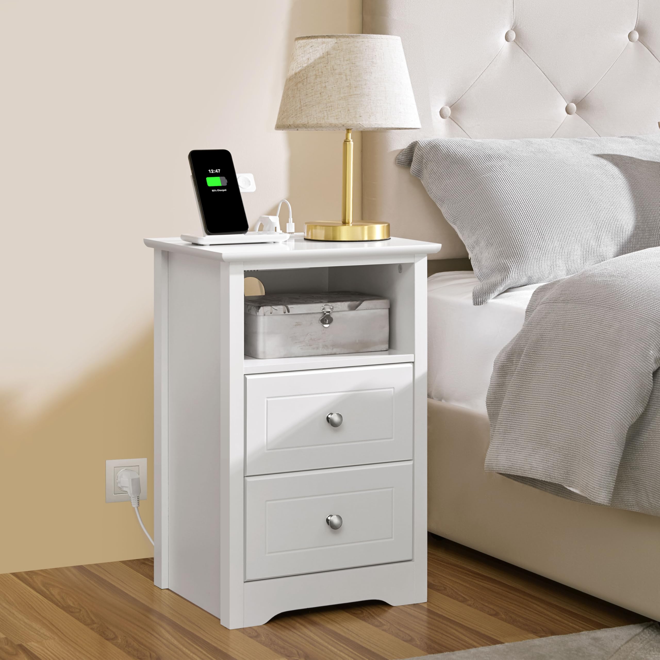 Yaheetech Comodino Camera da Letto con Stazione di Ricarica 2 Porte USB e 2 Prese AC Comodino Smart con 2 Cassetti e Scomparto Tavolino Laterale da Divano per Soggiorno (2)