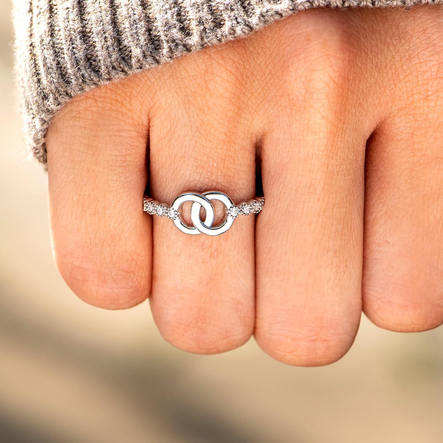 STORYJEWELLERY Birthday Gifts for Mom and Daughters, Mother Daughter Rings, 925 Sterling Silver Interlocking Ring, Daughter Gifts from Mom, Mother Jewelry
