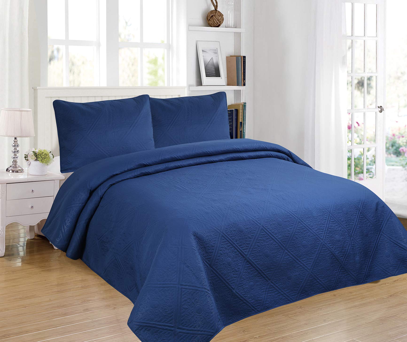 Colcha moderna azul marino King para dormitorio elegante
