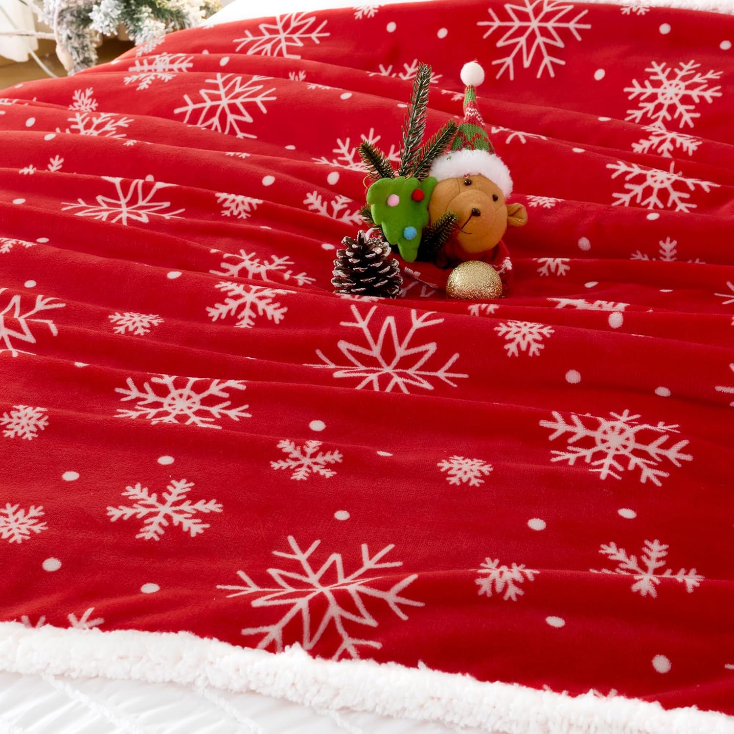 Touchat Christmas Throw Blanket, Red Sherpa Christmas Blankets, Fuzzy Fluffy Soft Cozy Blanket, Fleece Flannel Plush Microfiber Blanket for Couch Bed Sofa 60" X 80",Snowflake