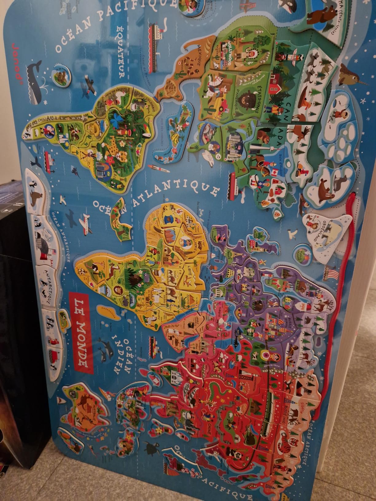Janod - Puzzle Carte du Monde Magnétique en Bois - 92 Pièces Aimantées ...