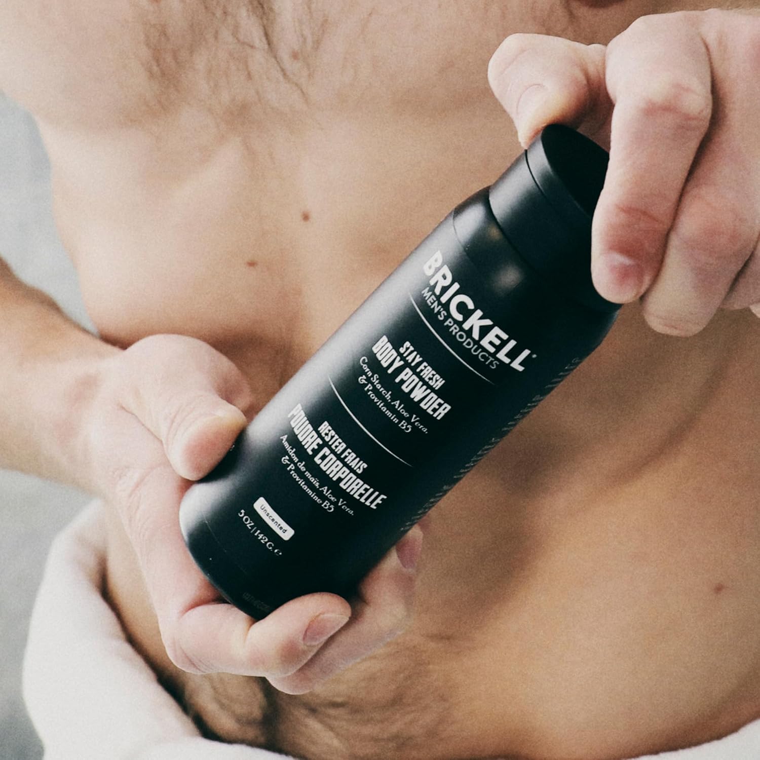 Brickell Men's Products Stay Fresh Body Powder for Men, Natural and Organic Talc-Free, Absorbs Sweat, Keeps Skin Dry, Scented, 5 oz - Image 4