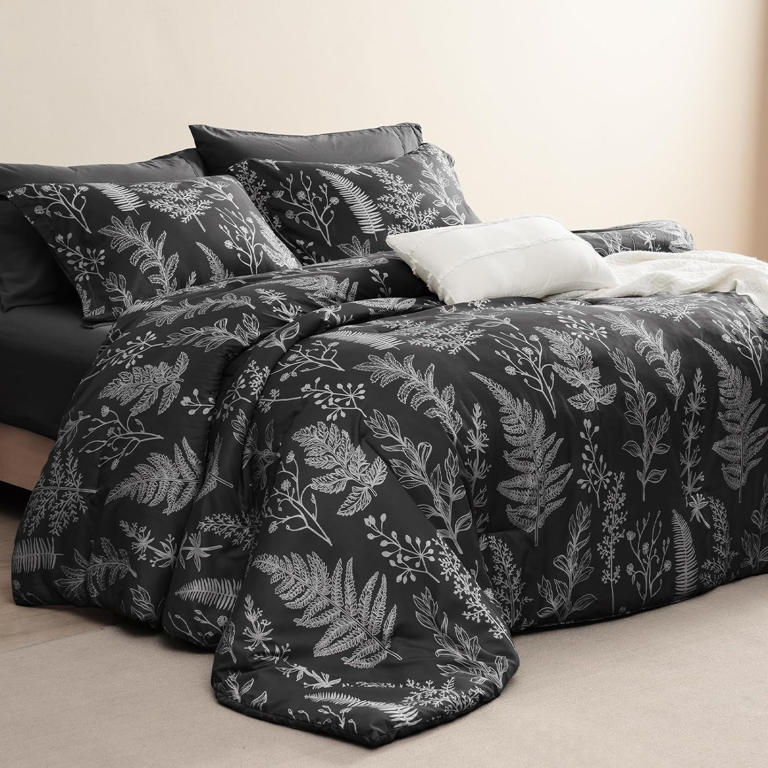 PHF Printed Comforter Set King Size, 3 Pieces Ultra Soft Lightweight Bedding Set, Botanical Floral Reversible Comforter with 2 Pillow Shams for All Seasons, Black King Black