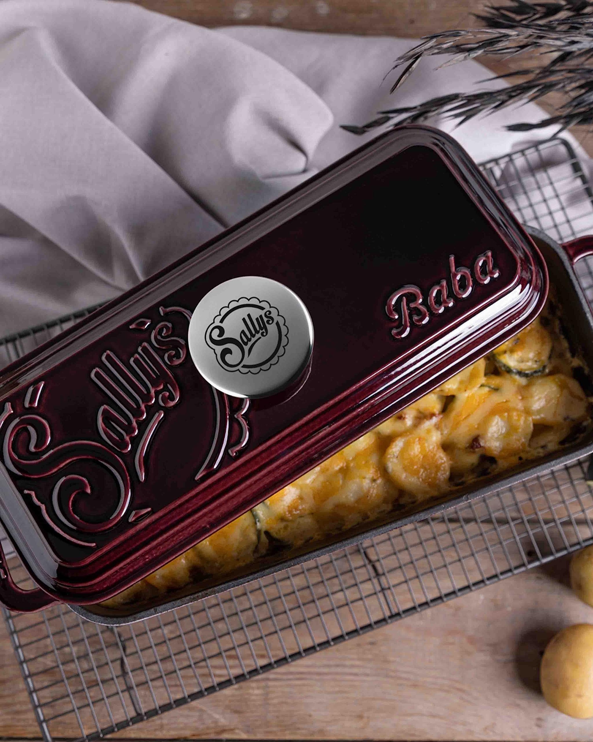 Sallys Gusseisen Brot- Backform Baba (Plum Purple Majolika)