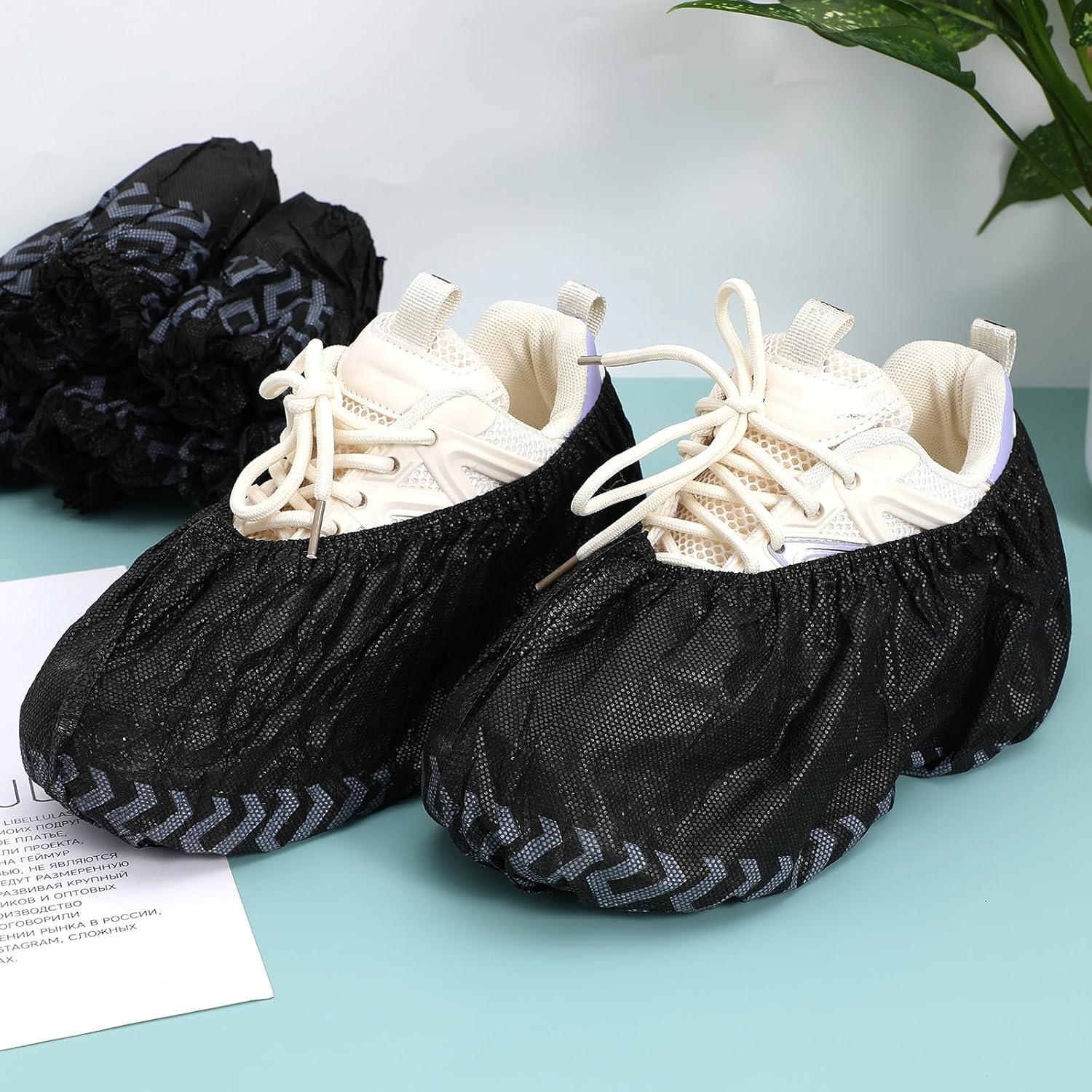 Disposable Nonwoven Shoe Covers with Anti-slip Sole for Indoor Use, 200pcs Boot Protector Covers Suitable for Home, Hair Stylists, and Shoe Protection