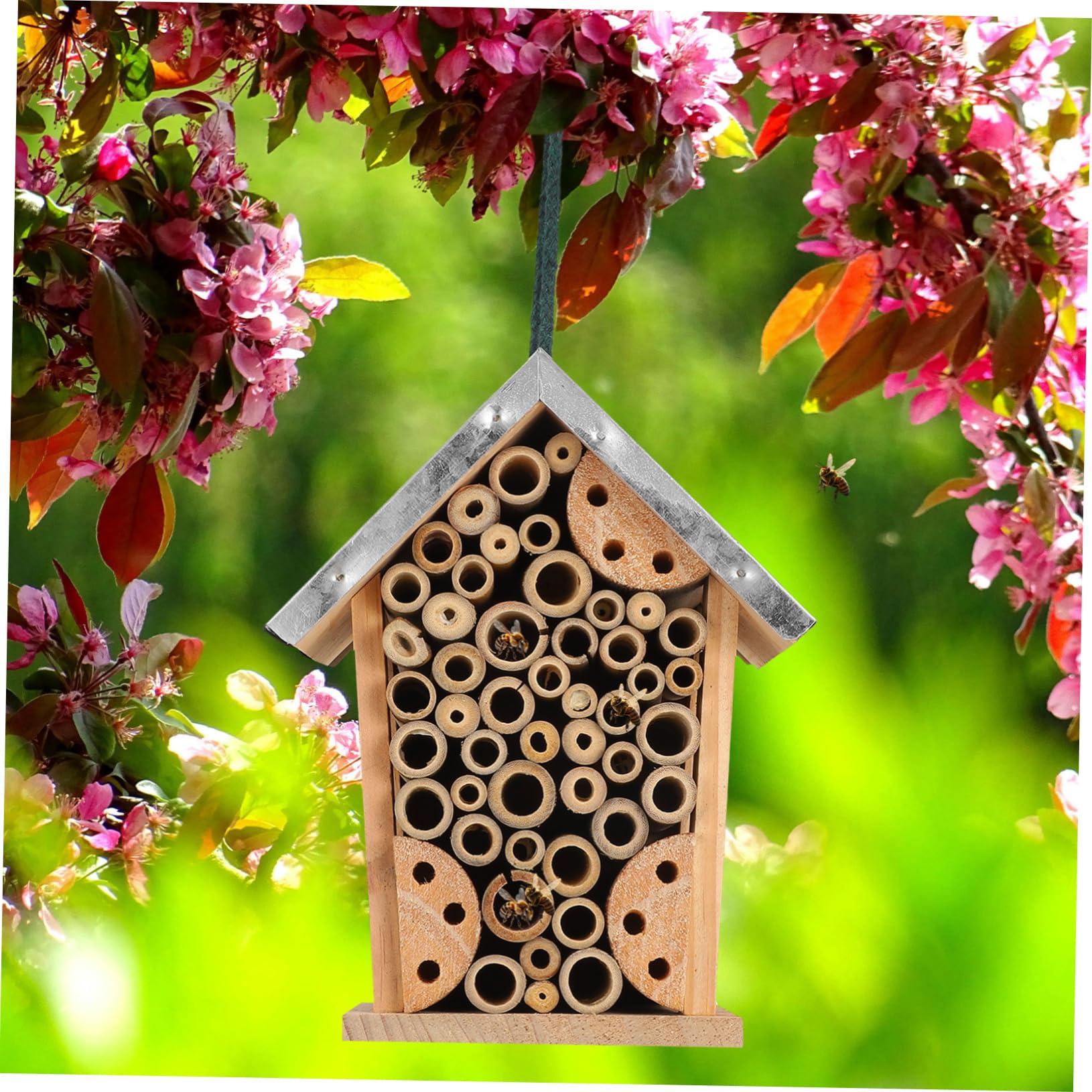 Bienenhotel und Eisen, Hängendes Insektenhaus für Garten | Bienen und Andere Bestäuber, Dekoratives Outdoor Element, Multifunktionales Design, Geräumig und Komfortabel