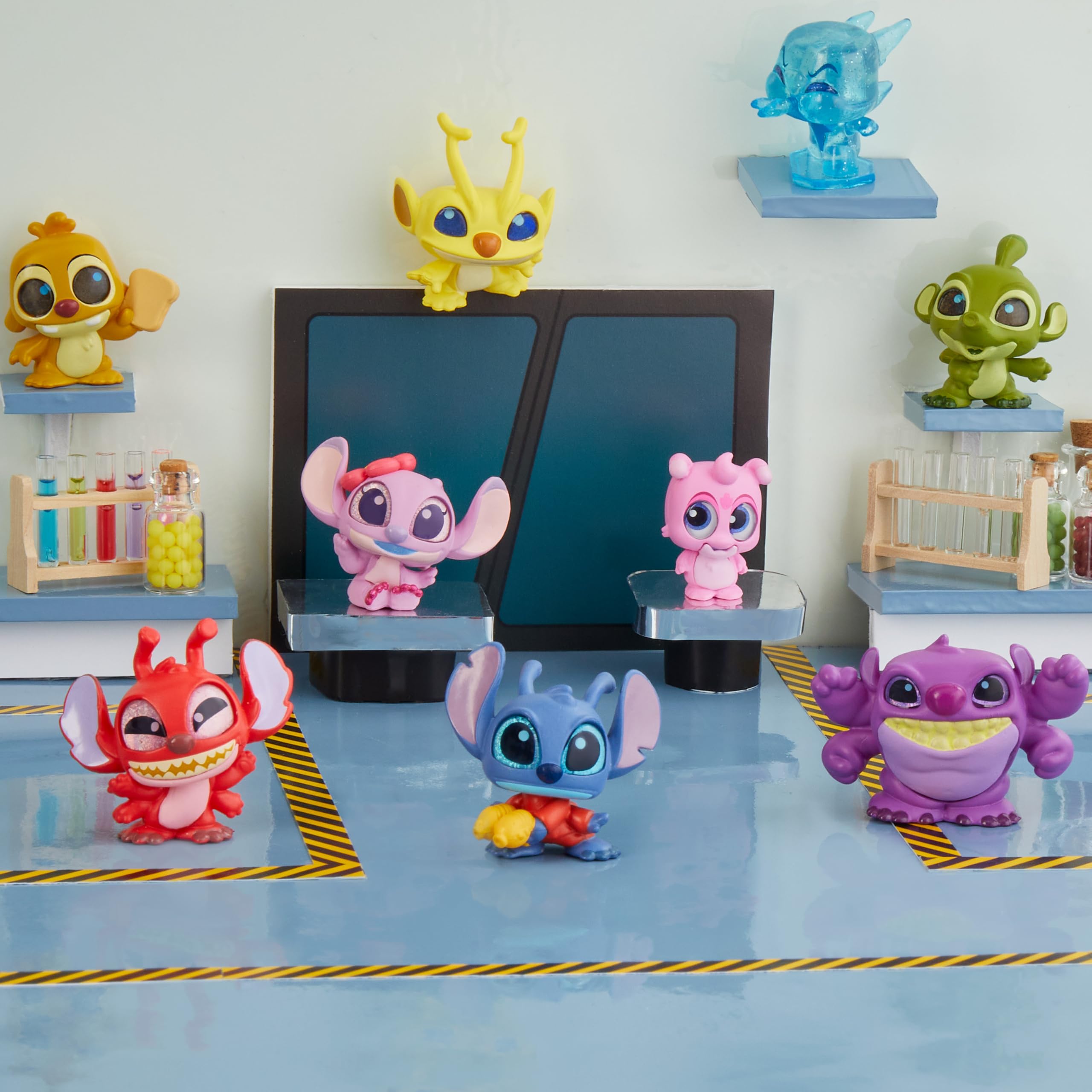 Amazon.com: Disney Doorables Stitch Experiments Collection Peek