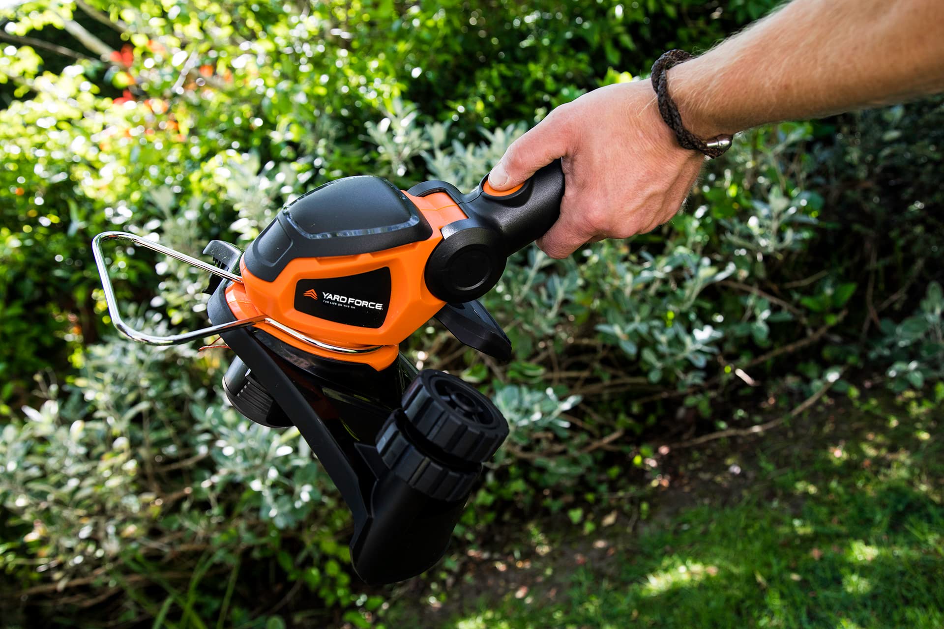 Yard Force Desbrozadora eléctrica ET U25, Potencia del Motor de 350 W, Ancho de Corte de 25 cm, Cabezal Ajustable, Mango telescópico y alimentación automática de Hilos