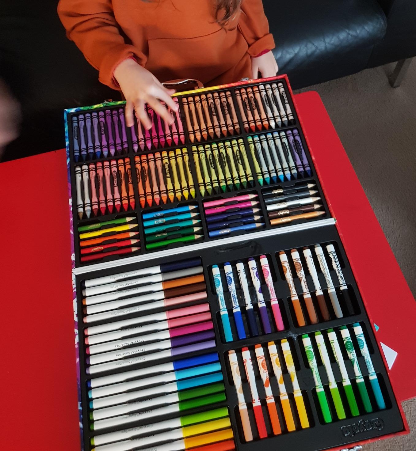 Crayola Inspiration Art Case: 140 Pieces, Deluxe Set with Crayons ...