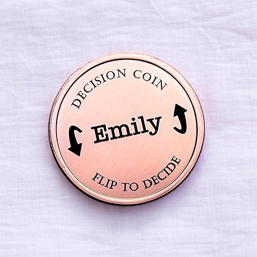 Miniatura 4 de Moneda de decisión para parejas de latón  Moneda abatible grabada con láser  Hermosos acabados de color  Regalo único para élella