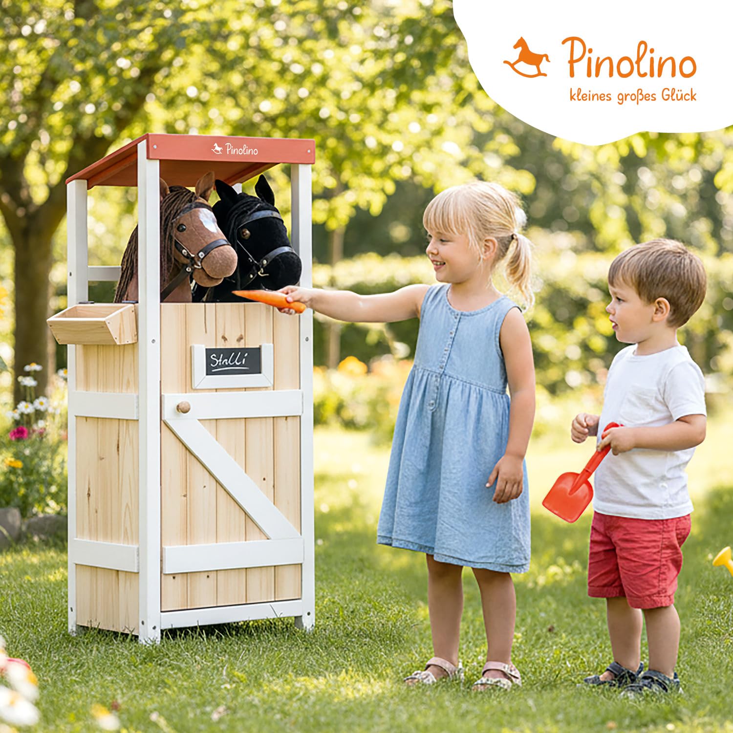PINOLINO Hobby Horsing Stall Stalli für 2 Steckenpferde I Pferdestall aus Holz mit Futtertrog & Maltafel I Aufbewahrung & Spielstation für Kinderzimmer I Ab 3 Jahren I 37 x 26 x 97 cm