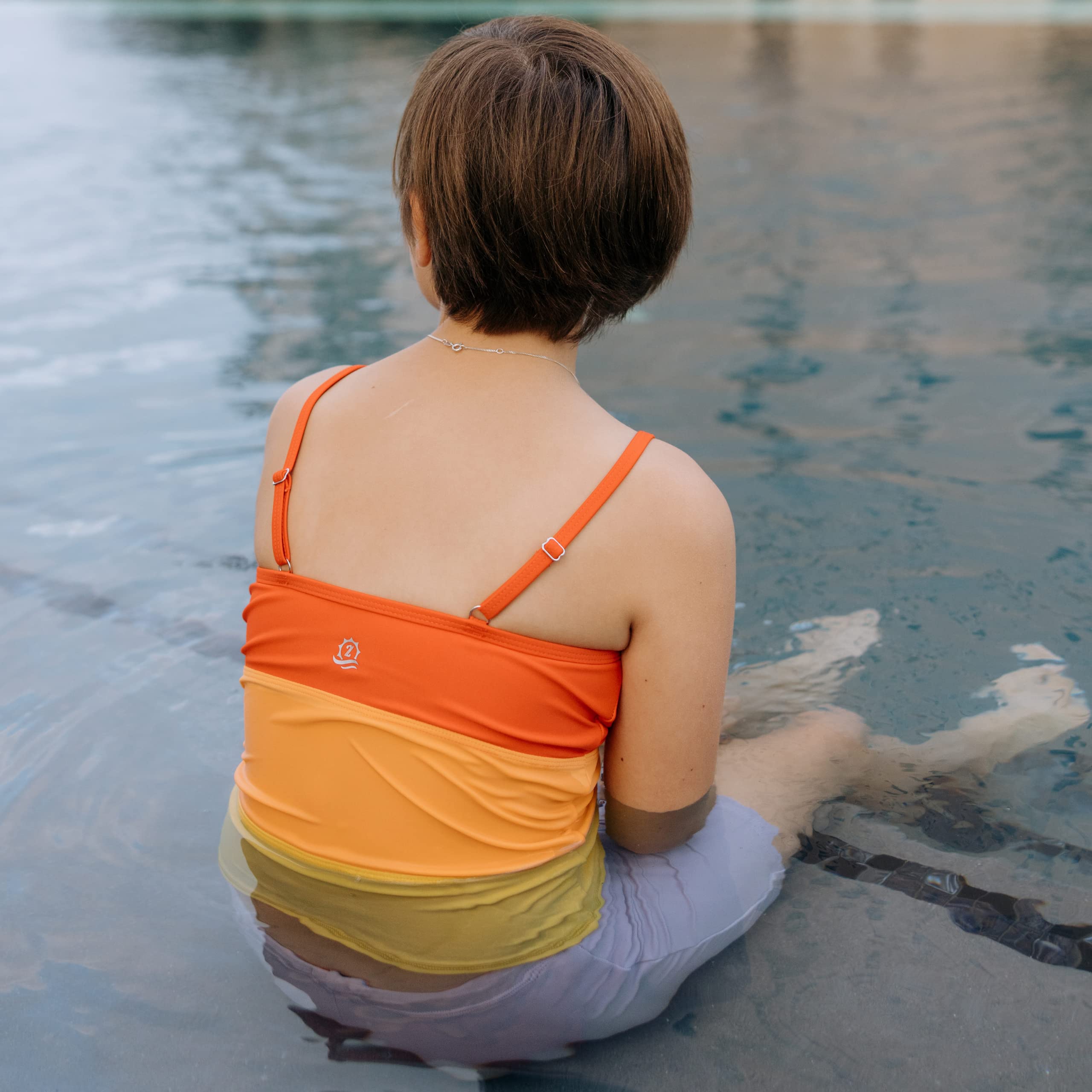 SwimZip Conjunto de natación de 3 piezas para niña con camiseta de manga larga, tankini y pantalones cortos UPF 50+