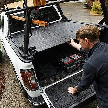 ビッパ　RETRAX ONE XR　YAKIMAトノカバーキット　1個口目 Amazon.com: Yakima Tonneau Kit 1, Adapter Kit for OverHaul