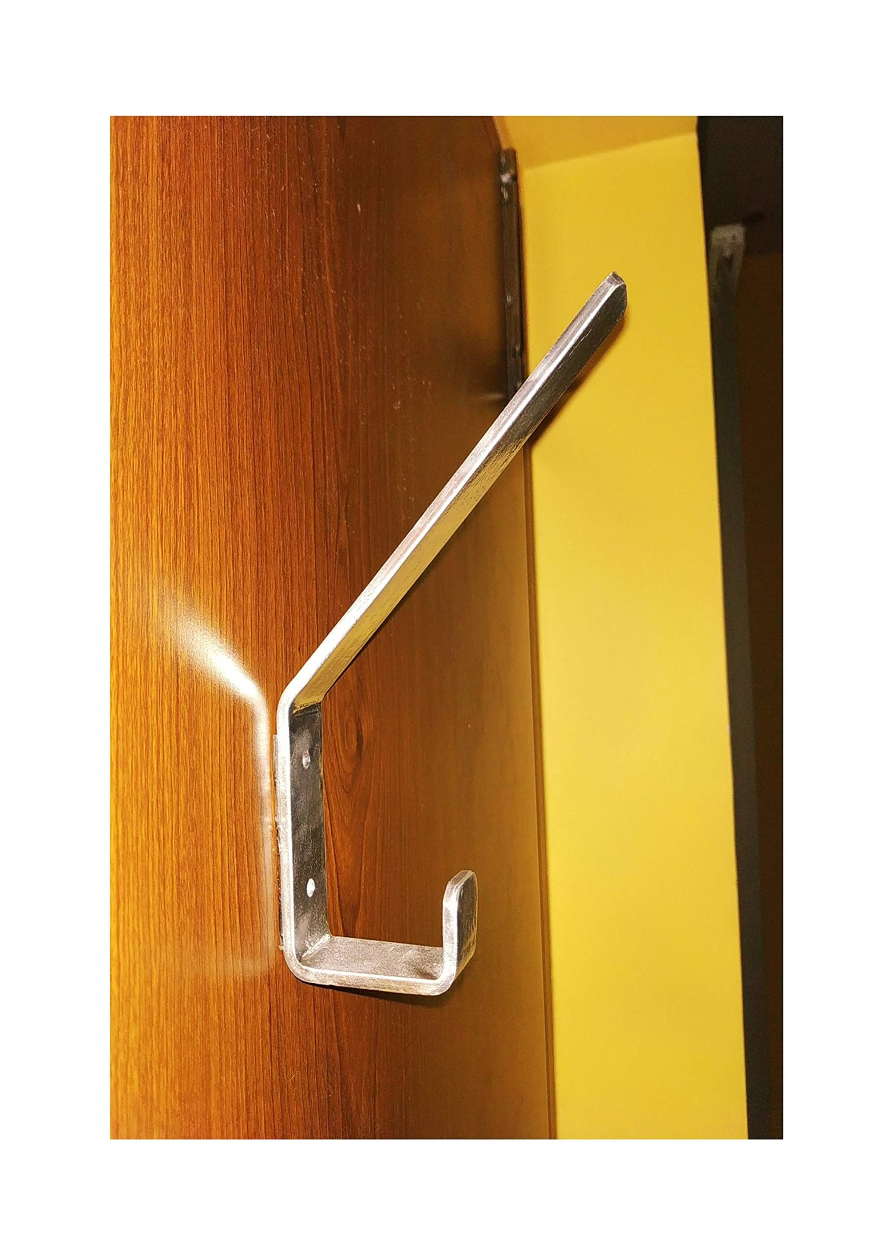 Iron Chrome Finish Monolithic Model Wall Mountable Multipurpose Unique Design Hanger (Silver)