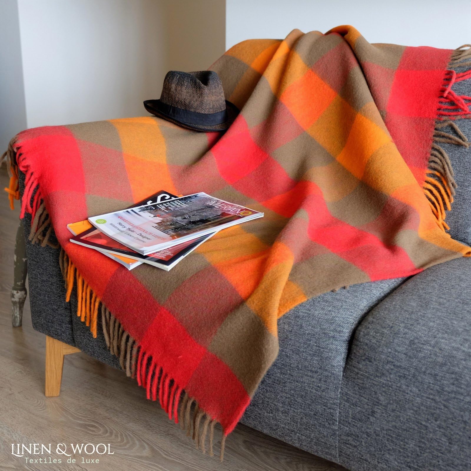 Linen & Cotton Douce et Chaude Couverture en Laine à Carreaux Bolivia - 100% Pure Laine de Nouvelle-Zélande, Rouge Orange Marron (130 x 170 cm) Plaid Coloré Couvre-Lit Jeté de Canapé Sofa Fauteuil